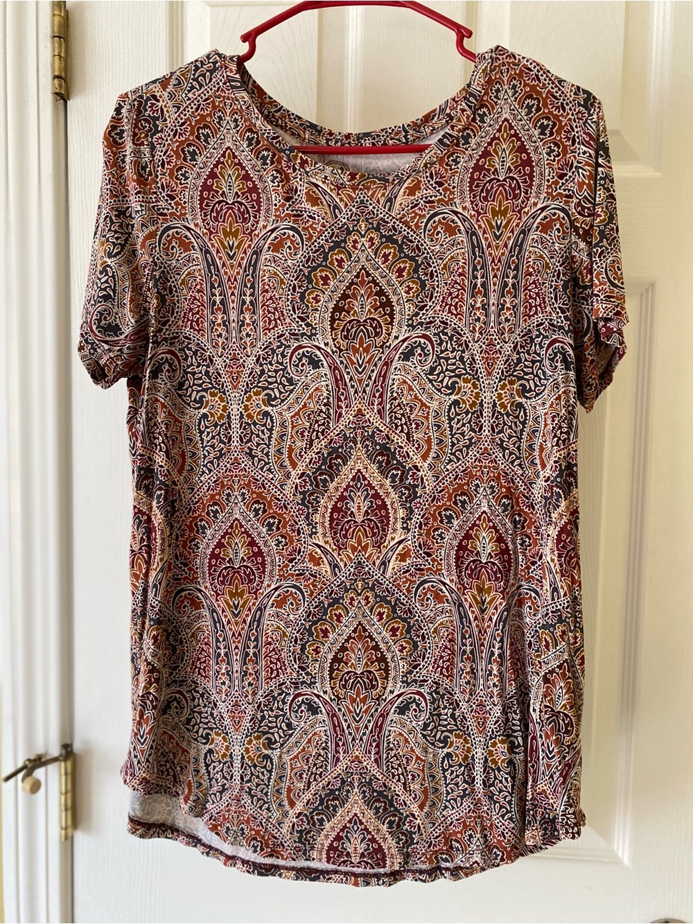 Westport 1962 Short Sleeve Paisley Print Top in Rust, Brown, Tan, Black (Size L)